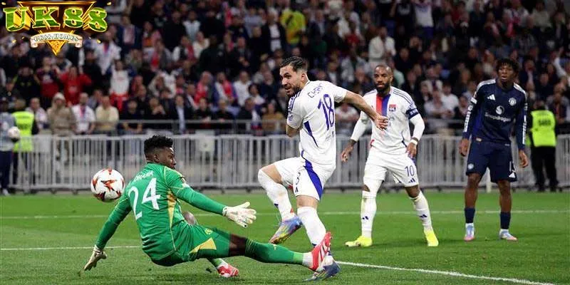Soi kèo Manchester United vs Lyon